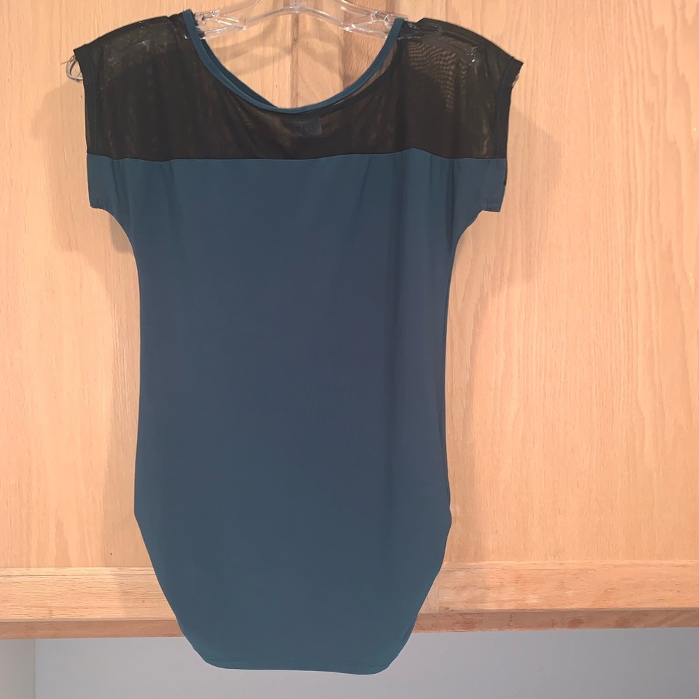Free Kisses Green and Black Top Size S